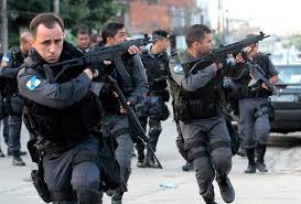 Polcia do Rio registra tiroteios e assalto na madrugada