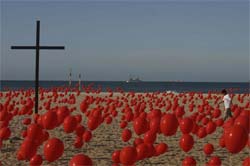 Quatro mil bales so soltos em Copacabana em protesto