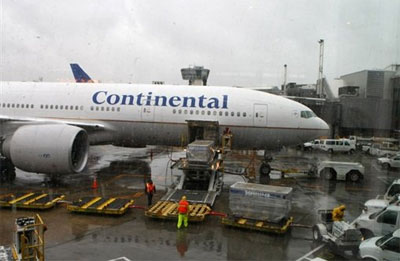 Avio da Continental cujo piloto morreu em pleno voo consegue aterrissar