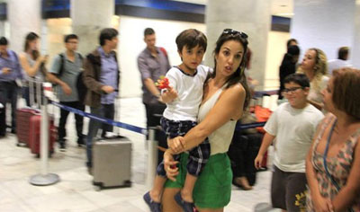 Ivete Sangalo  flagrada com o filho em aeroporto do RJ