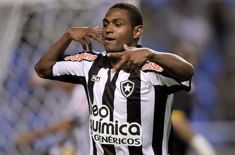 Jobson  suspenso por quatro anos e desfalca o Botafogo