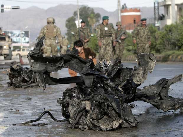 Atentado no Afeganisto mata oito terroristas e cinco policiais