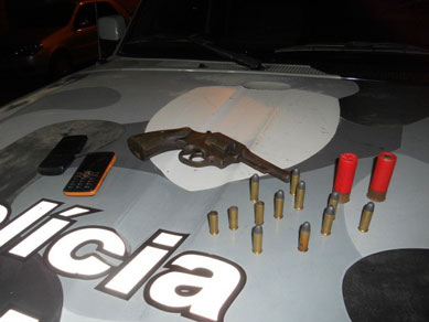 Adolescente  baleado ao atirar contra a polcia em Vitria