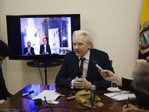Tribunal confirma mandado de priso para Assange