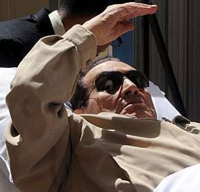Mubarak  transferido para hospital militar no Egito  