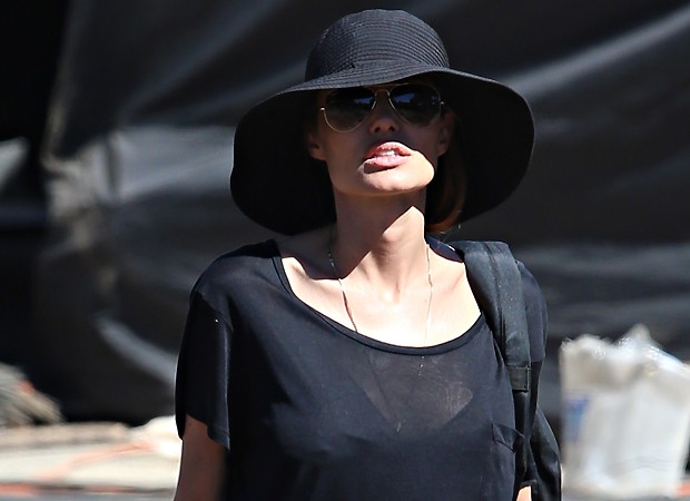 Angelina Jolie chama ateno pela magreza em set de filmagens