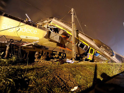 Coliso entre trens deixa 15 feridos em Portugal