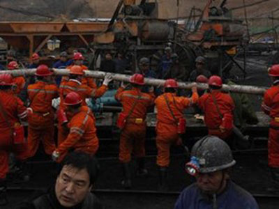 Acidente na China deixa dezenas de trabalhadores preso em mina