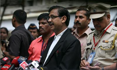 Tribunal de Mumbai condena 3 pessoas  morte por atentado de agosto de 2003
