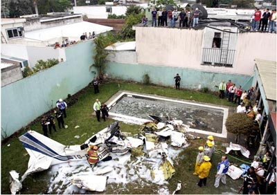Avio cai em casa na Guatemala
