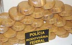 Polcia encontra 42,5 kg de droga em cabine de caminho