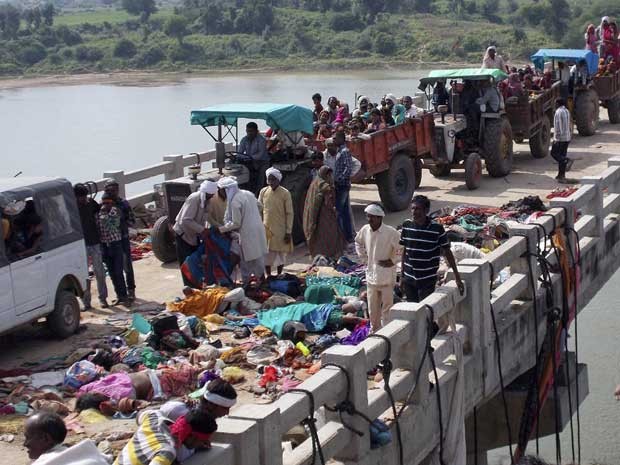 Passa de 110 o nmero de mortos em tumulto em templo hindu na ndia 