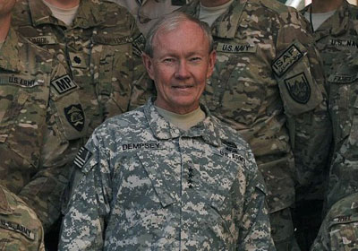 Foguete atinge avio de comandante militar americano em base afeg