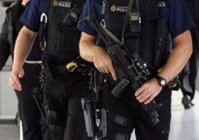 Polcia antiterrorista prende seis em Londres