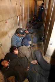 China: 9 mineiros so resgatados de mina inundada h uma semana
