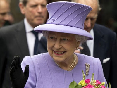 Rainha Elizabeth II permanece em recuperao no hospital  