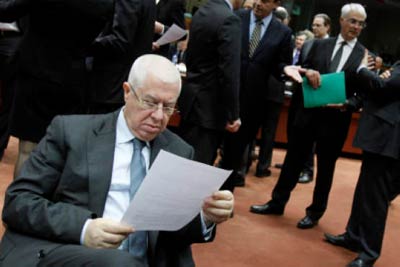 Teixeira dos Santos vai ao Parlamento discutir o OE/2011