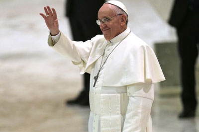 Em cerimnia do ngelus, papa Francisco condena guerra na Sria