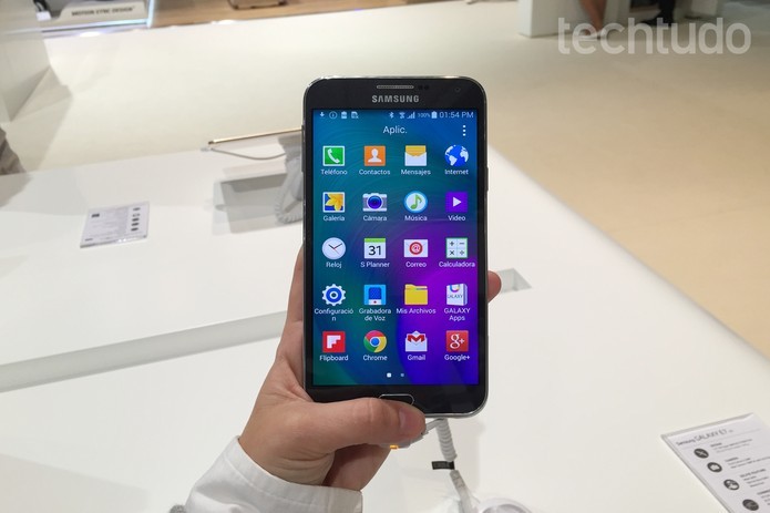 Samsung surpreende e lana smarts 