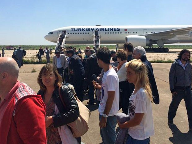 Avio da Turkish Airlines com destino a SP desvia por ameaa