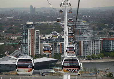 Londres inaugura telefrico que cruza o rio Tmisa a 90 metros de altura