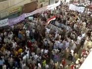 Milhares de manifestantes protstam contra o regime na Sria 