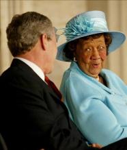 Morre Dorothy Height, a 
