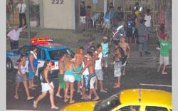 Copacabana tem briga aps show de Claudia Leitte.