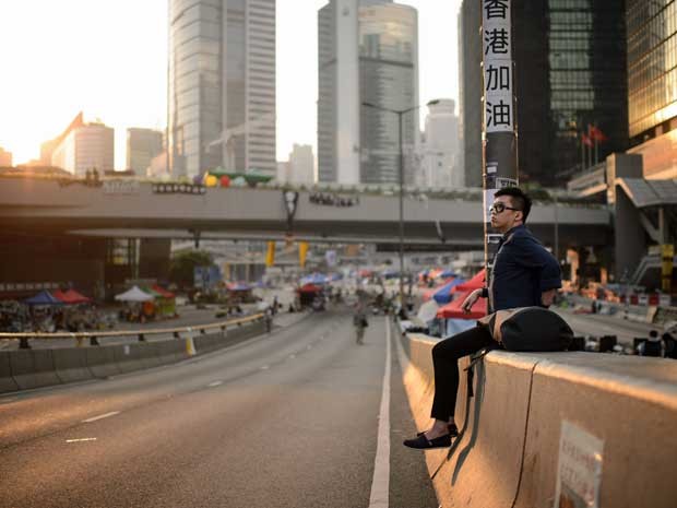 Manifestantes abandonam ruas de Hong Kong
