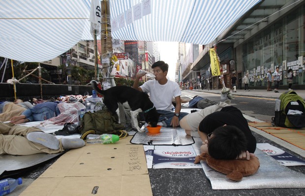 Estudantes de Hong Kong convocam nova mobilizao