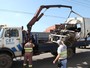 Donos de carros abandonados so multados em Santos, SP