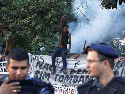 Desocupao do Museu do ndio tem detidos e tumulto com a PM no Rio  