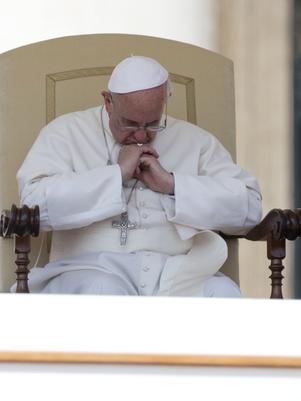 Papa rejeita frias e deve seguir no Vaticano no vero